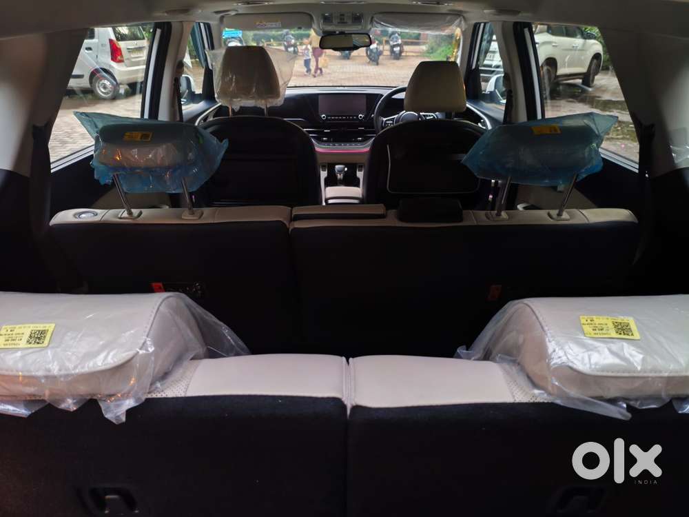 Kia Carens 1.5 Luxury Plus Turbo Dct 7 Str, 2023, Petrol