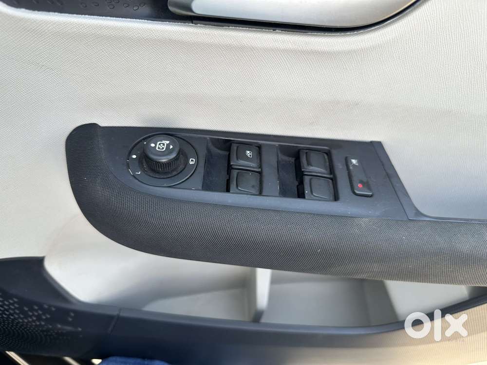 Tata Altroz 1.2 Xz Plus Dark Edition, 2021, Petrol