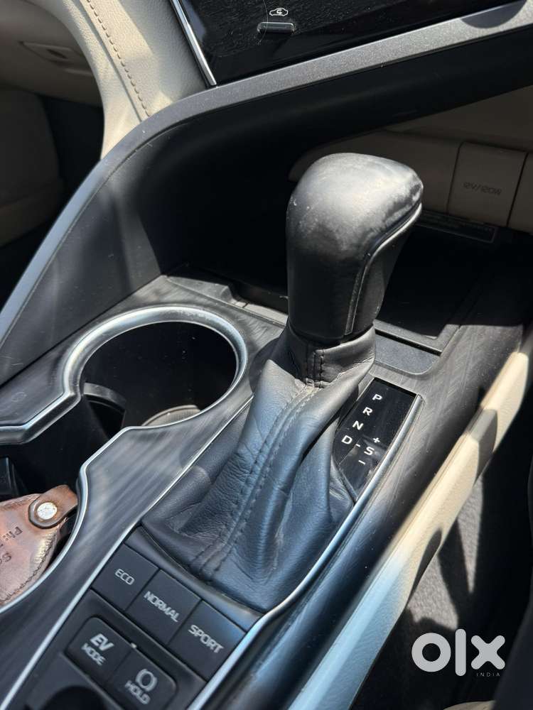Toyota Camry 2.5 Hybrid, 2022, Petrol