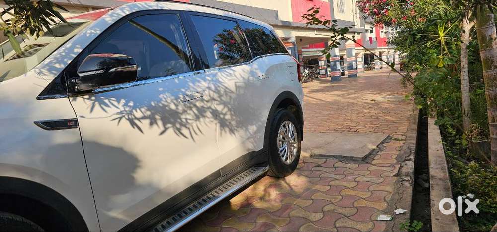 Mahindra Xuv 700 2.0 L Turbo Petrol Mx  5 Seater  Variant For Sale