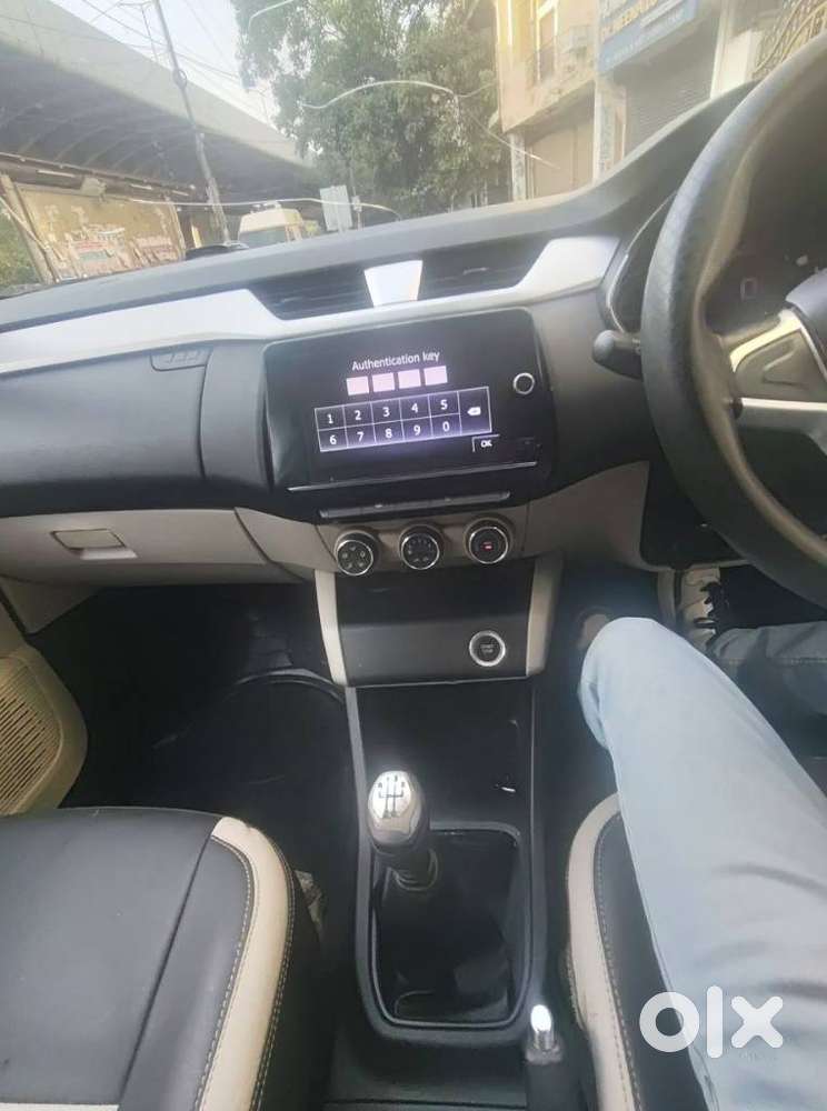 Renault Triber Rxz, 2020, Petrol
