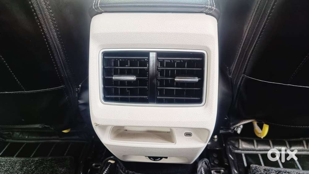 Mahindra Xuv 3xo Ax5 Pm Mt, 2024, Petrol