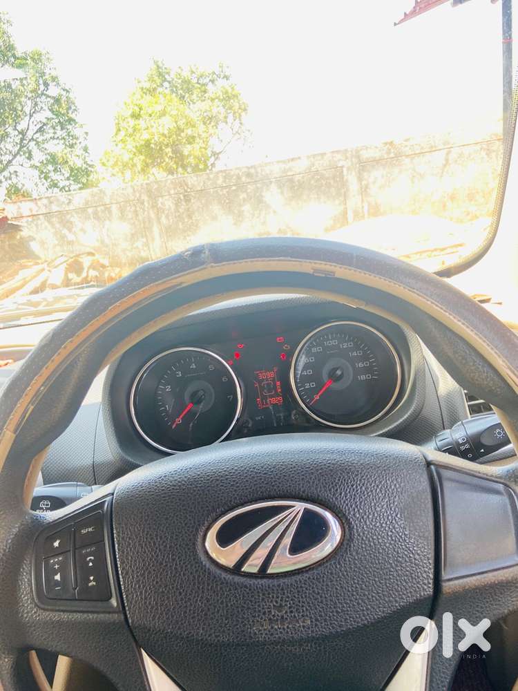 Mahindra Tuv 300 T8