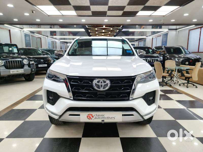 Toyota Fortuner 4x2 At 2.7 Petrol, 2022, Petrol