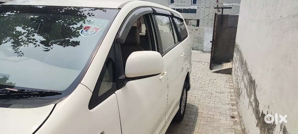 Toyota Innova 2012 Diesel Well Maintained