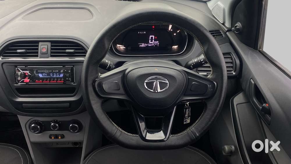 Tata Tiago Xe, 2023, Petrol