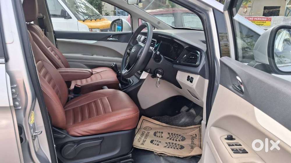 Mahindra Marazzo M6 8str, 2021, Diesel