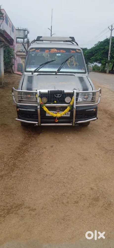 Toyota Qualis 2003 Diesel 180000 Km Driven