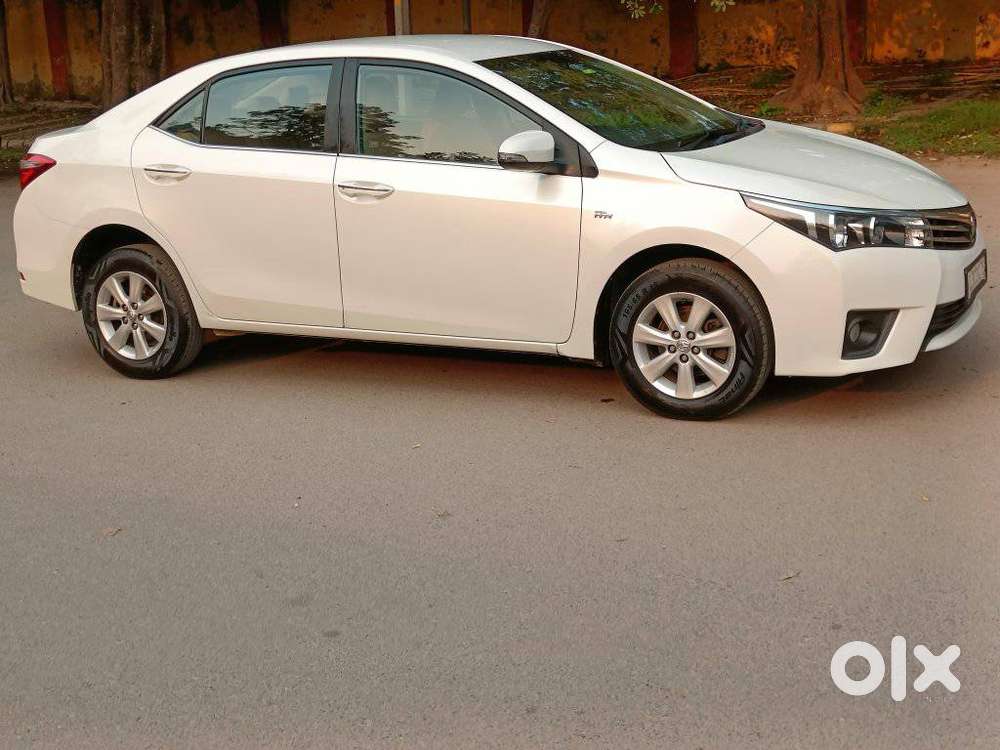 Toyota Corolla Altis G Hv At, 2015, Petrol