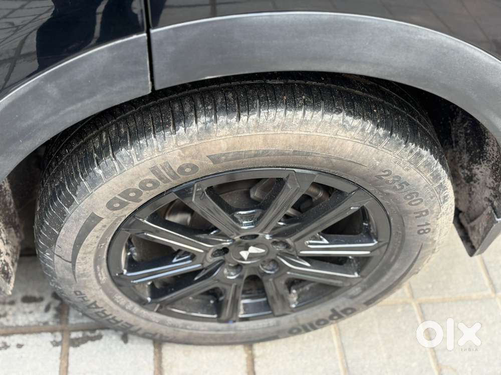 Mahindra Xuv700 2.2 Ax 7 Diesel Mt Luxury Pack Str, 2025, Diesel