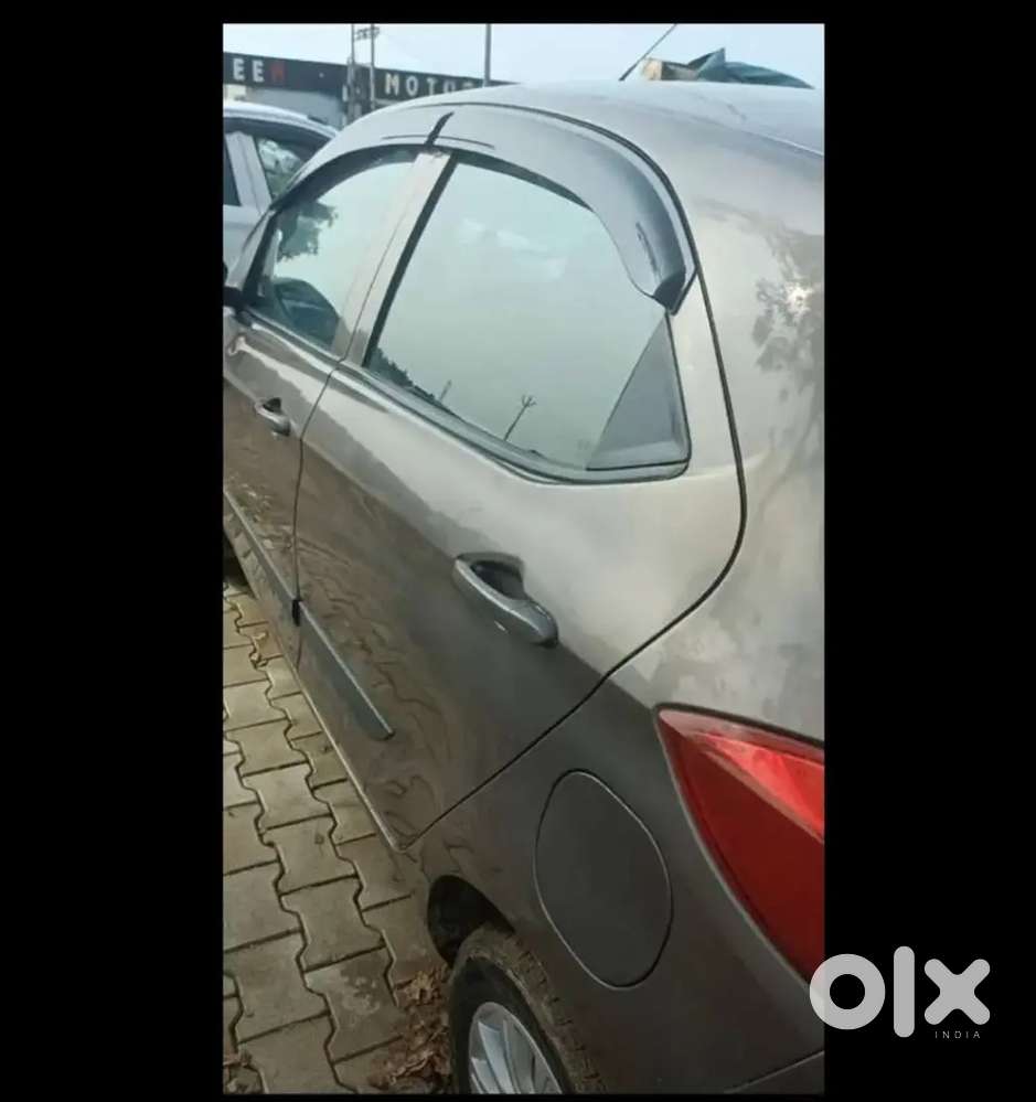 Tata Tiago 2017 Petrol 68000 Km Driven