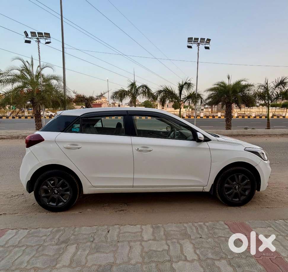 Hyundai I20 Sportz 1.2 Ivt Dual Tone, 2020, Petrol