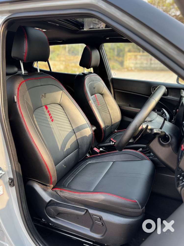 Hyundai Venue 1.0 Sx (o) Turbo Dual Tone, 2025, Petrol
