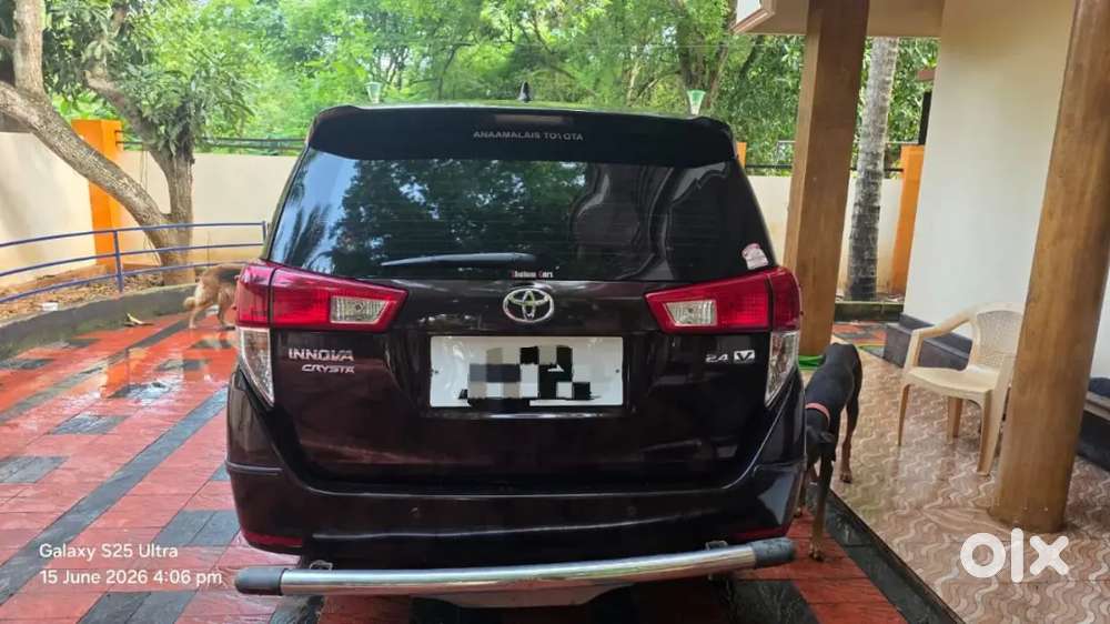 Toyota Innova Crysta 2017 December 21 Model, Diesel 110000 Km Driven