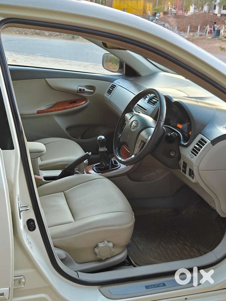 Toyota Corolla Altis G, 2011, Petrol