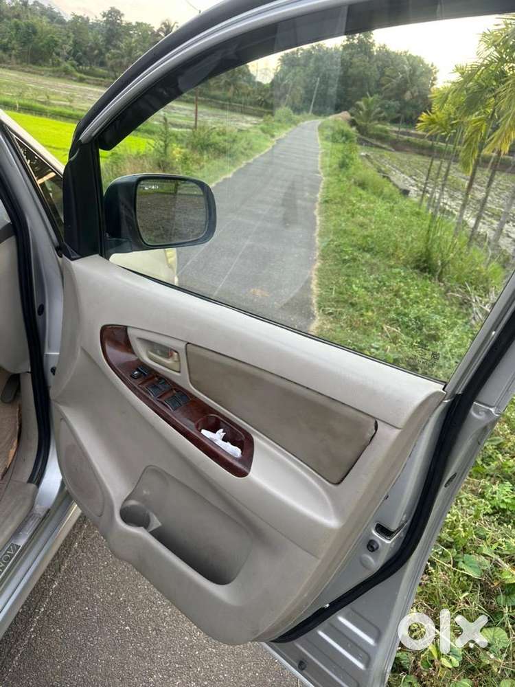 2012 Toyota Innova 2.5 Gx