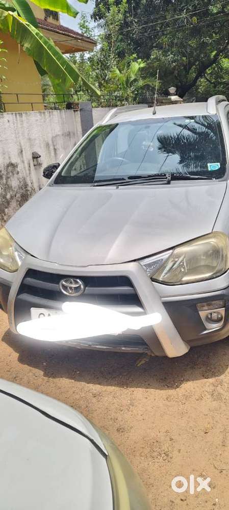 Toyota Etios Cross, 2016