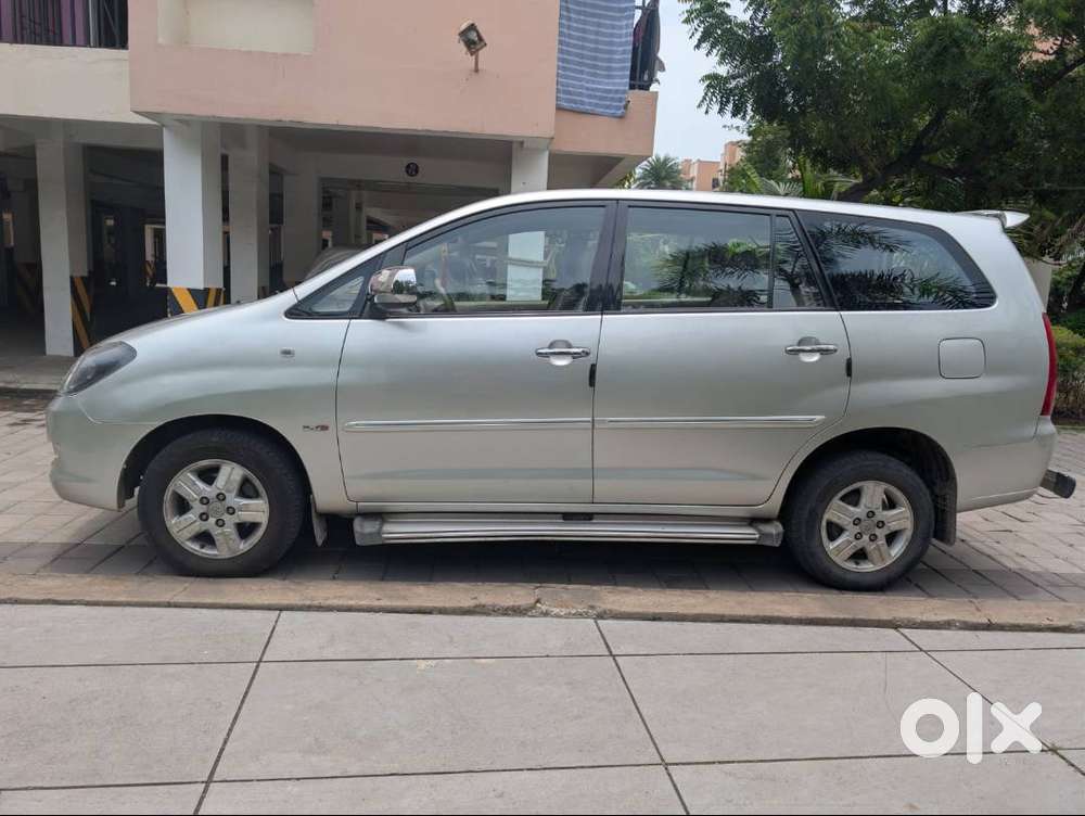 Well Maintained 7 Seater Innova (company Service), 2 Brand New Tyers