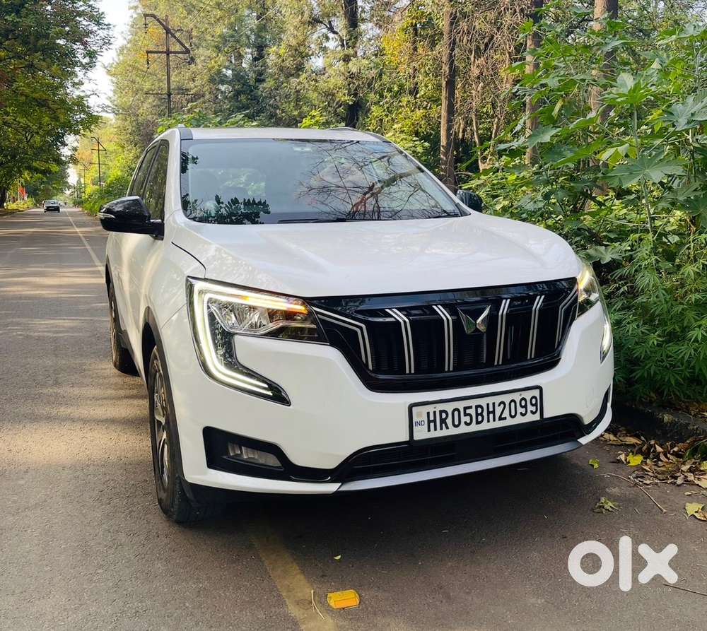 Mahindra Xuv700 2022 Petrol Manual Car