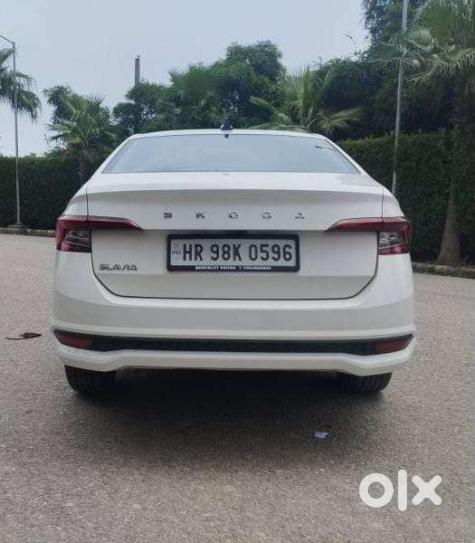 Skoda Slavia 1.0 Ambition Tsi, 2023, Petrol