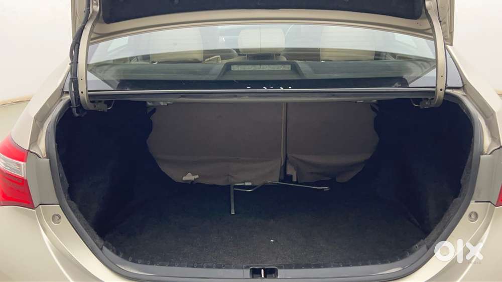 Toyota Corolla Altis 1.8 G, 2015, Petrol
