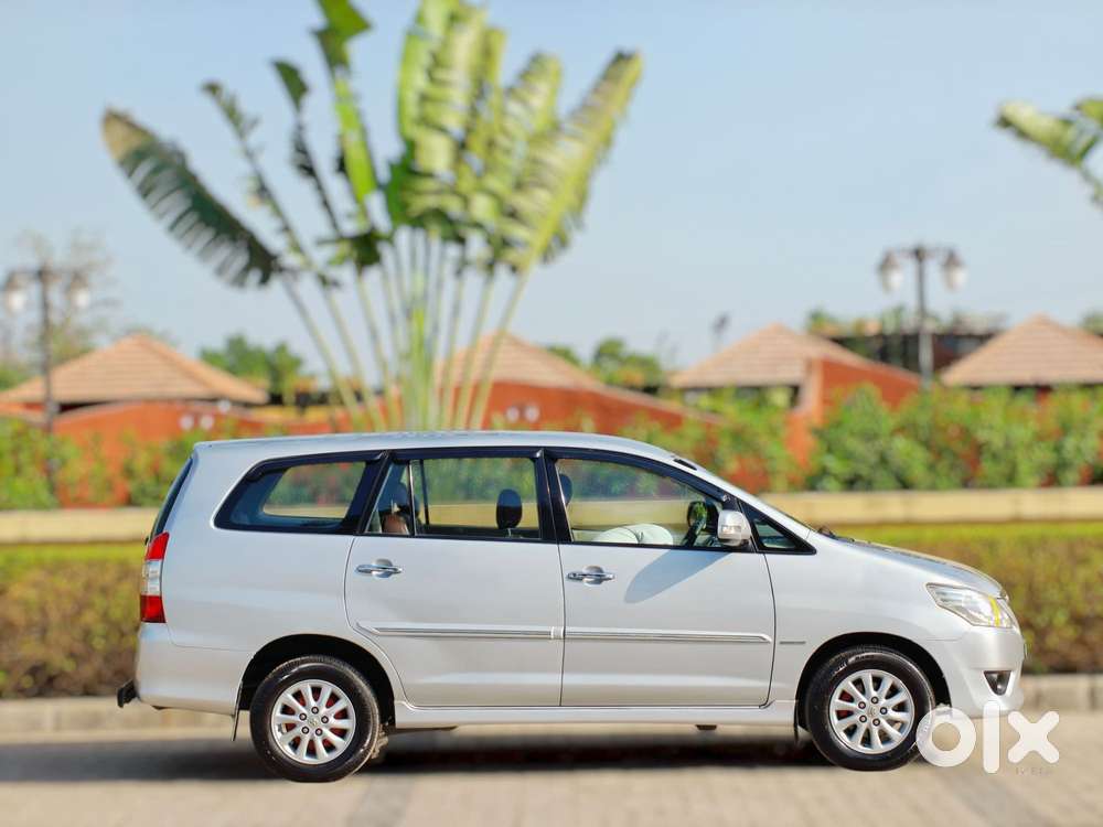 Toyota Innova 2012-2013 2.5 E Diesel Ps 8-seater, 2013, Diesel