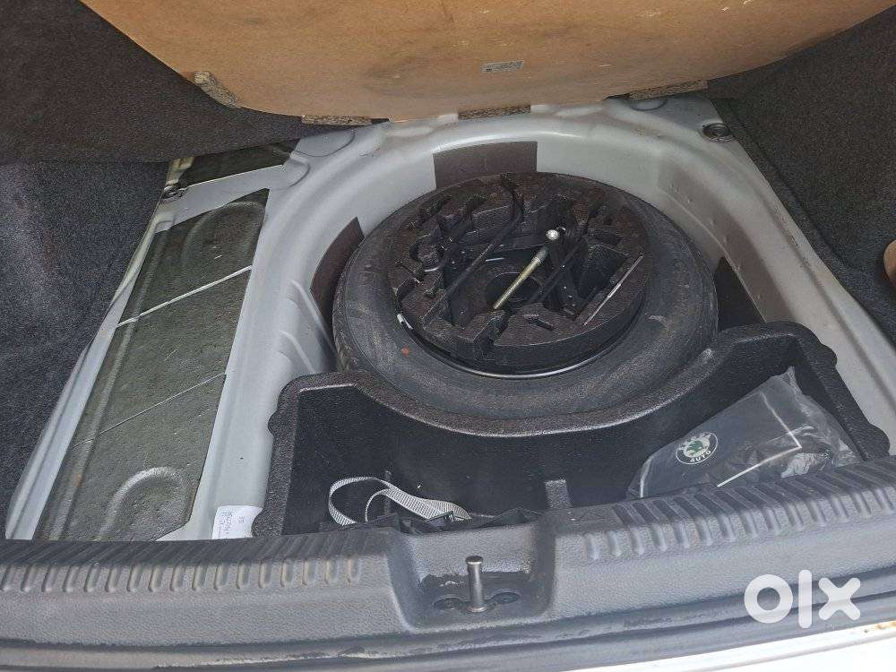 Skoda Rapid Elegance 1.6 Mpfi Mt, 2015, Petrol