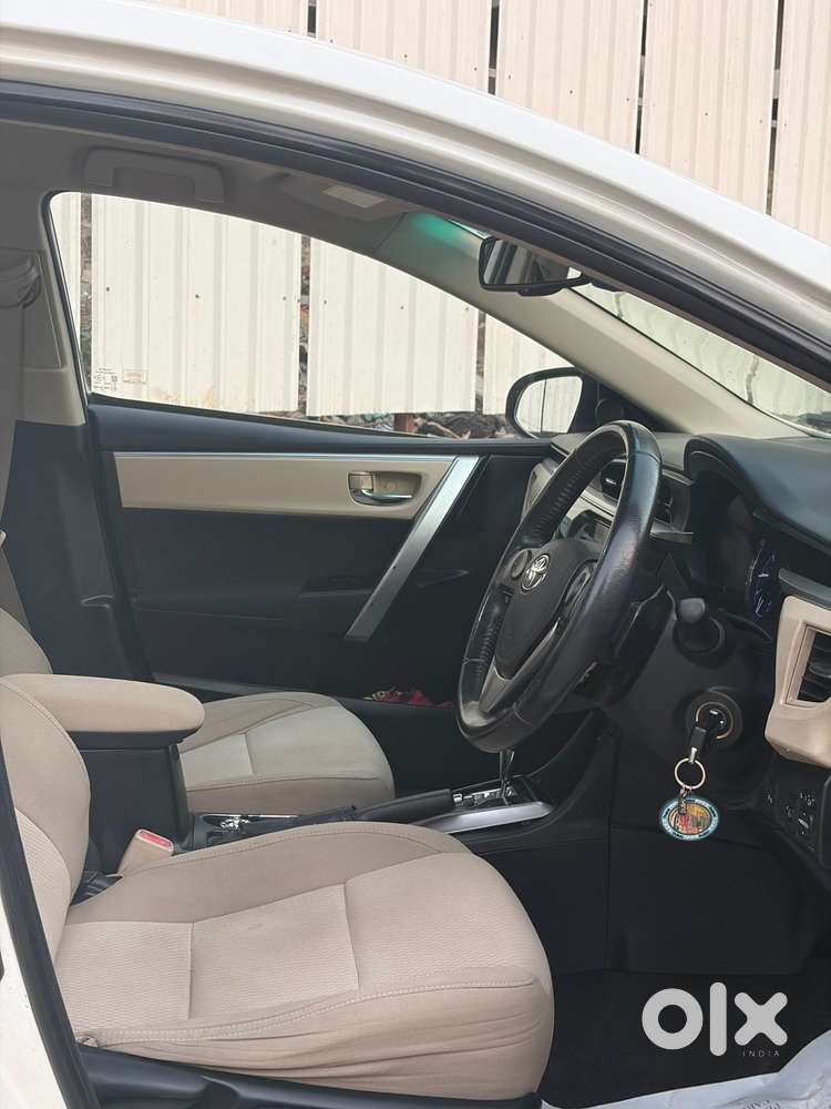 Toyota Corolla Altis 2013-2017 G At, 2015, Petrol
