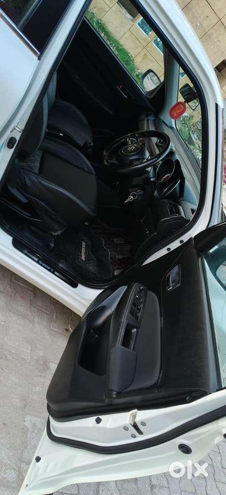 Maruti Suzuki Swift 1.2 Vxi (o), 2024, Petrol