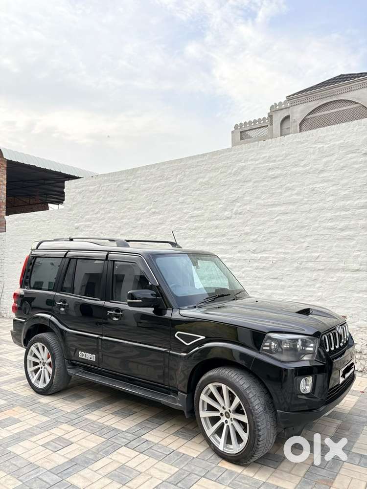 Mahindra Scorpio S11  Scorpio S9