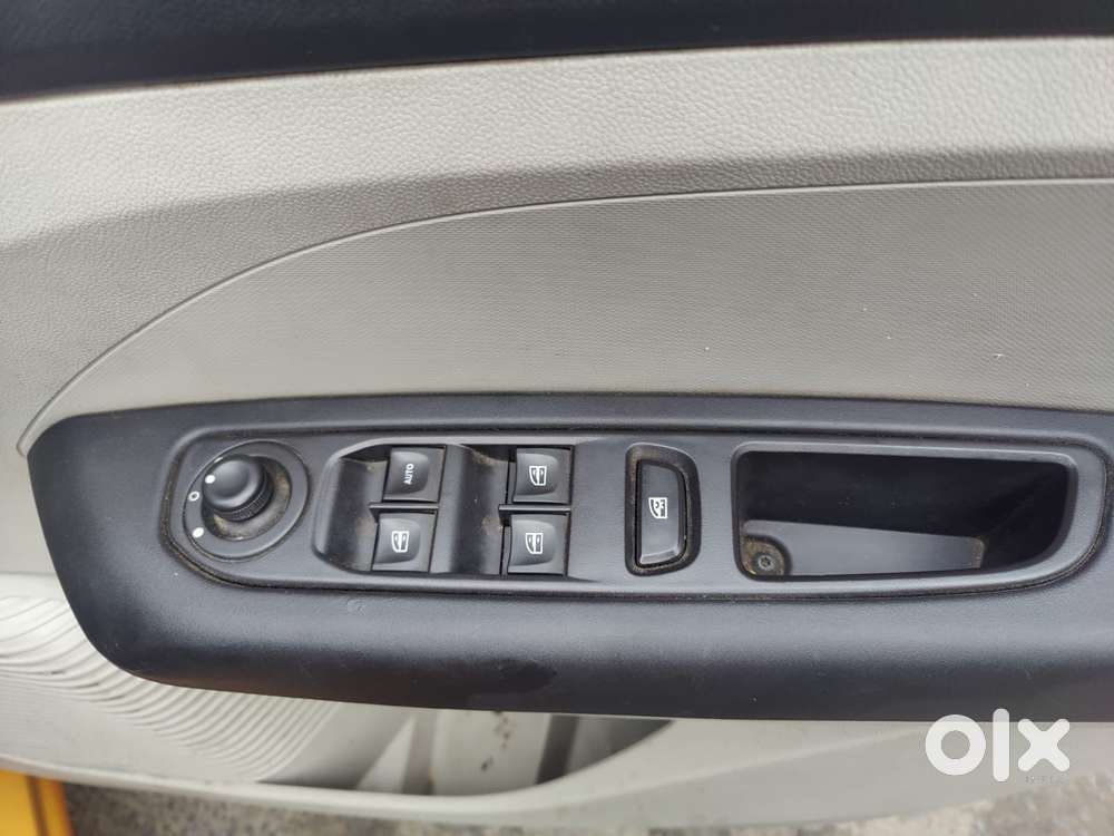 Renault Triber 1.0 Rxz Dual Tone, 2022, Petrol