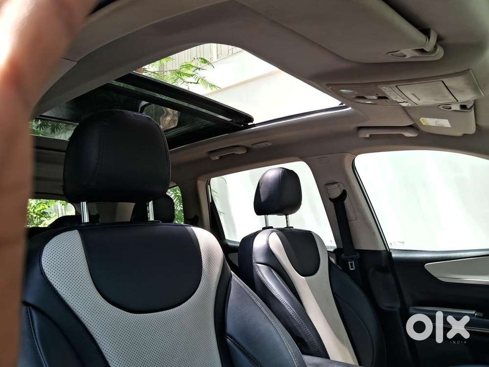 Mahindra Xuv700 2023 Diesel Well Maintained