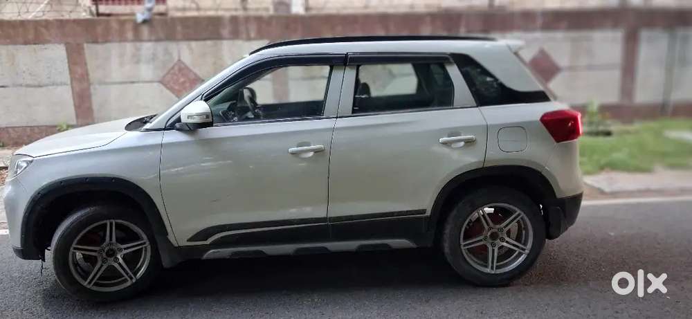 Brezza Lxi Optional 
October 2021
First Owner 

Dono Original Key Avl