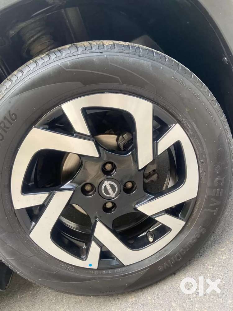 Nissan Magnite 1.0 Xv Premium, 2021, Petrol