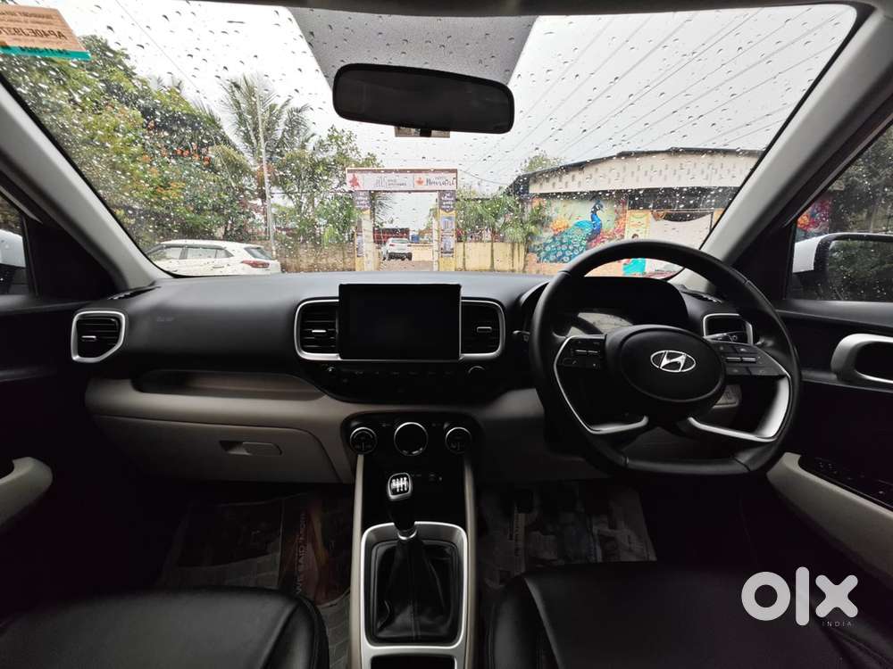 Hyundai Venue 2024 Diesel 38500 Km Driven