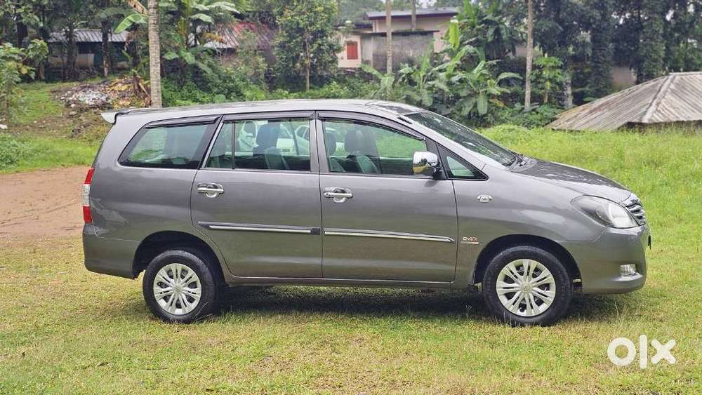 Toyota Innova 2.5 G (diesel) 7 Seater, 2011, Diesel