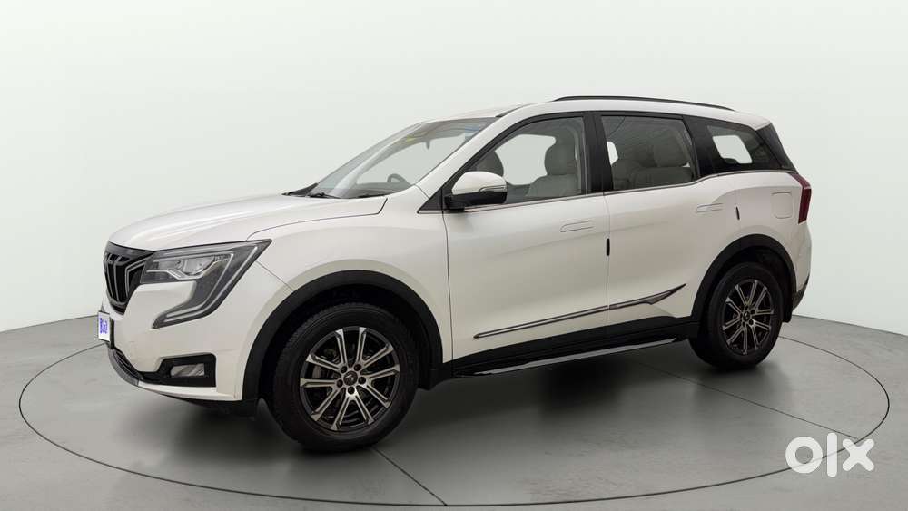 Mahindra Xuv700 Ax 5 Petrol Mt 7 Str (e), 2023, Petrol