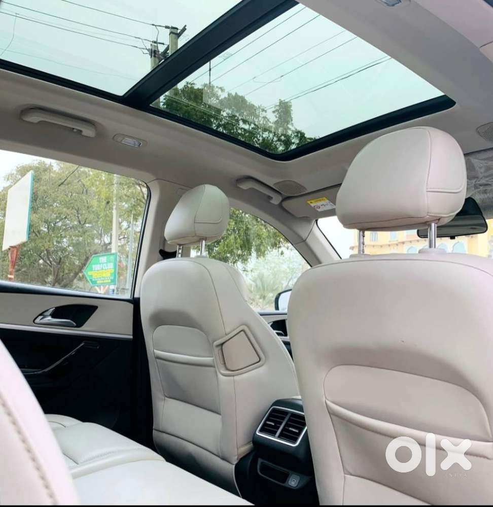 Mahindra Xuv700 2.2 Ax 7 Diesel At Luxury Pack Str, 2022, Diesel