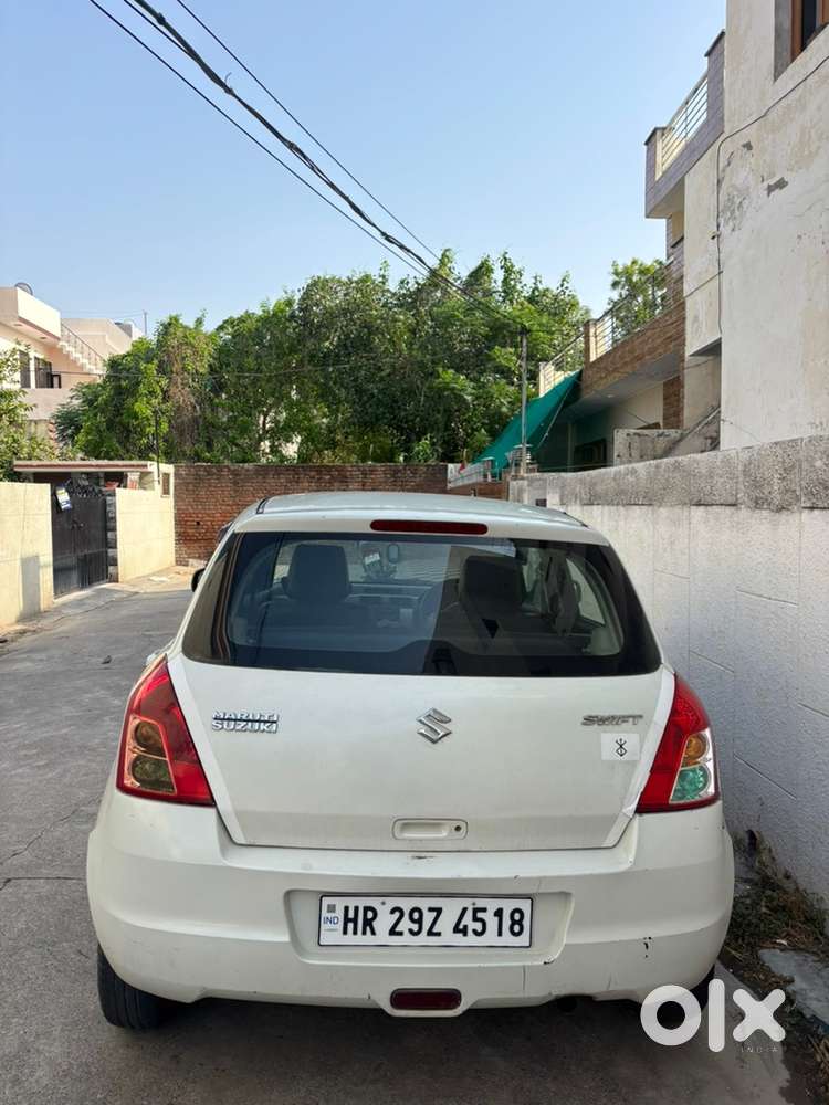 Maruti Suzuki Swift 2011 Petrol