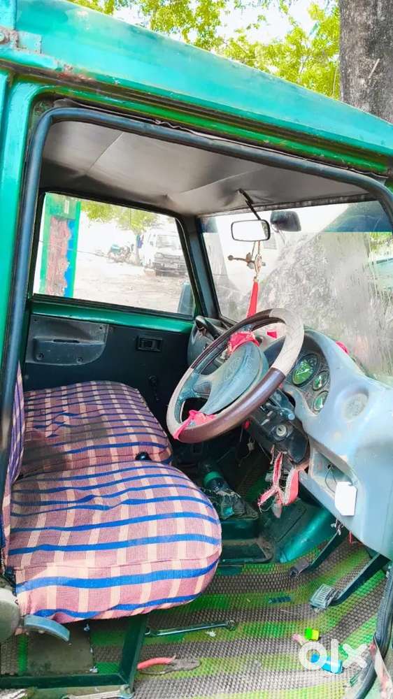 Mahindra Maxx 2003