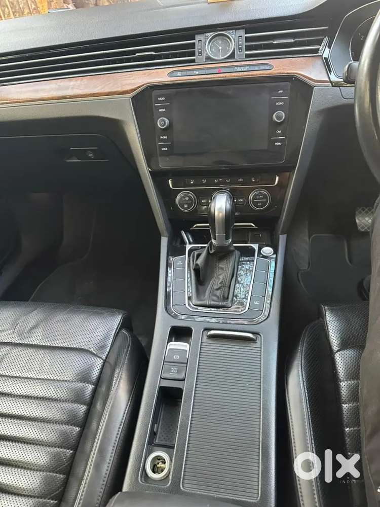 Volkswagen Passat 2019 With Sunroof