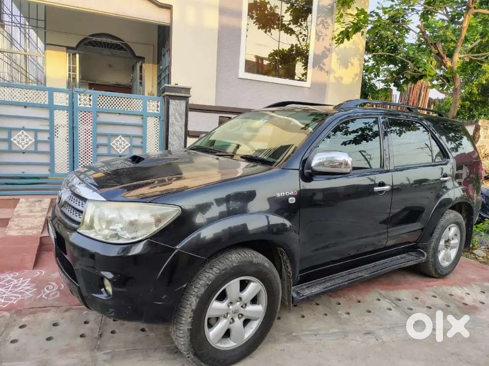 Toyota Fortuner 2011 Diesel 250000 Km Driven