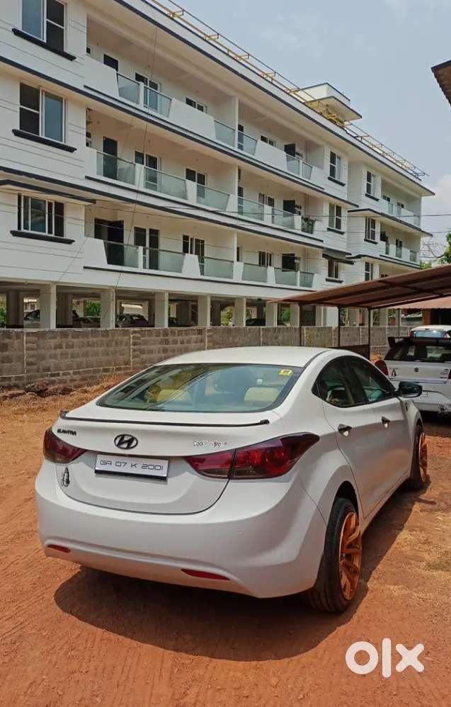 Hyundai Elantra 1.8l 6 Speed Sx 2014