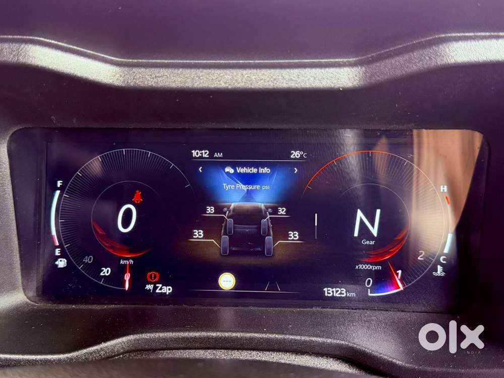 Mahindra Xuv 3xo Ax5l 1.2 Turbo Petrol At 2025