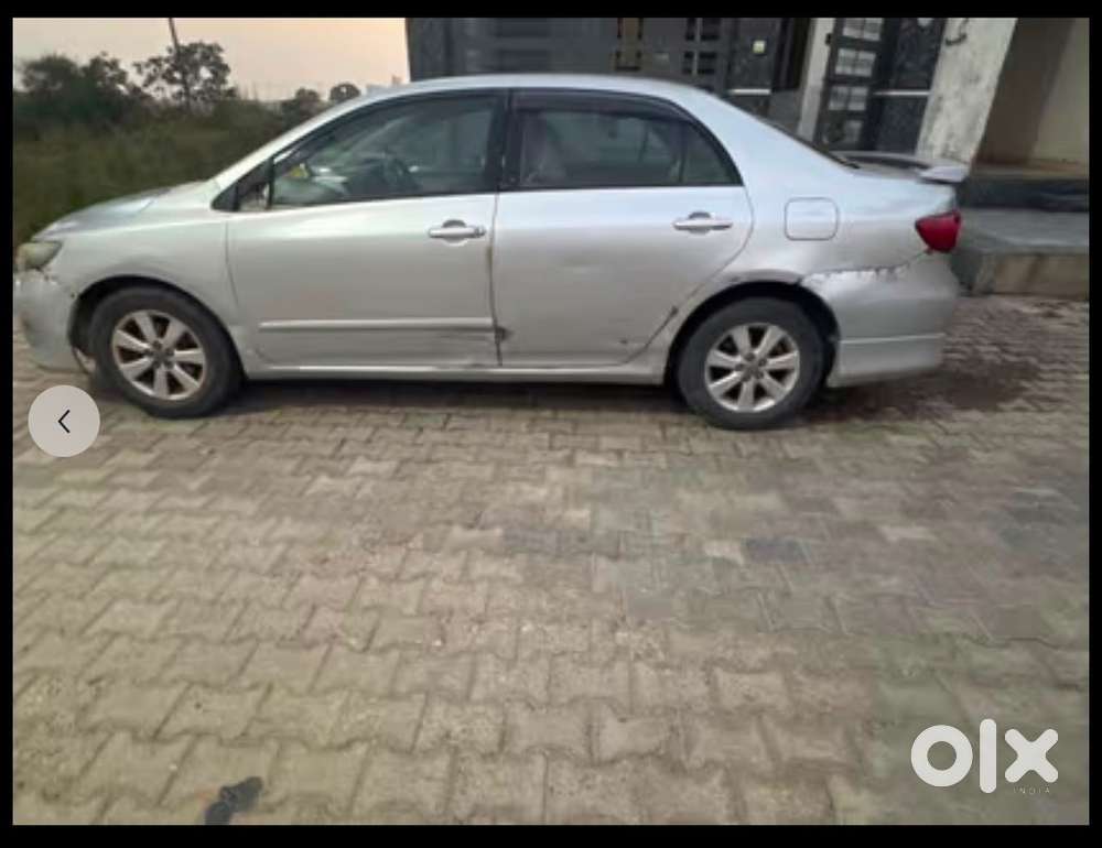 Toyota Corolla Altis 2012