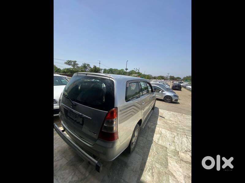 Toyota Innova 2009-2011 2.5 E 7 Str, 2012