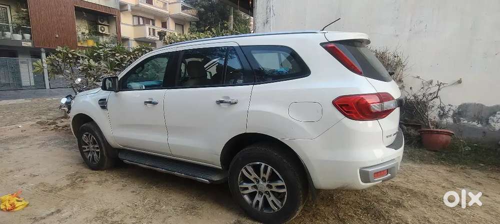 Ford Endeavour 2019 Diesel 103000 Km Driven Argent Sell
