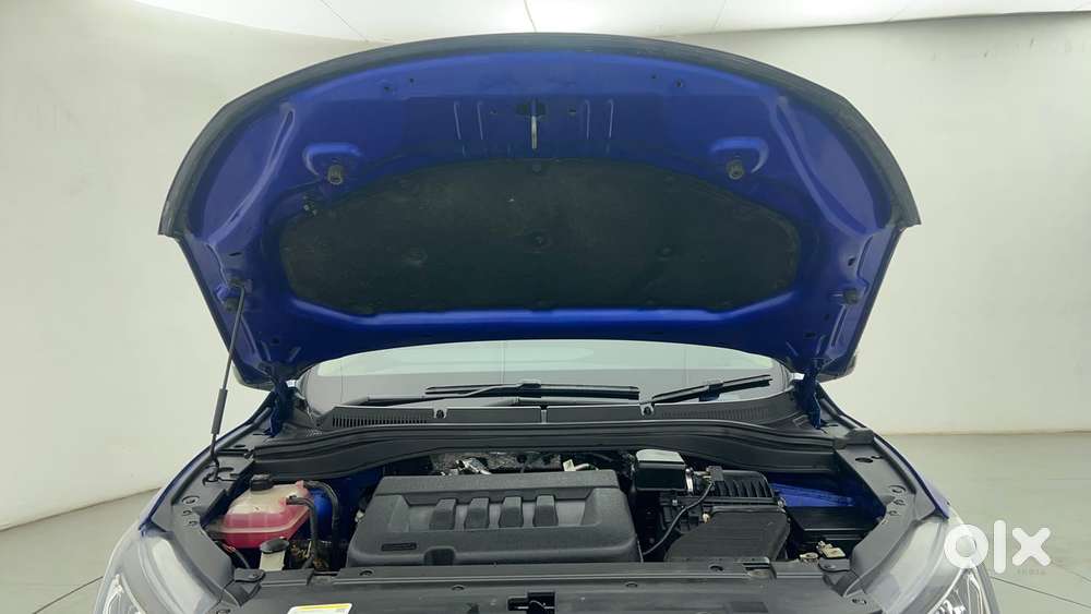 Mahindra Xuv700 2.2 Ax 5 Diesel At Str, 2023, Diesel