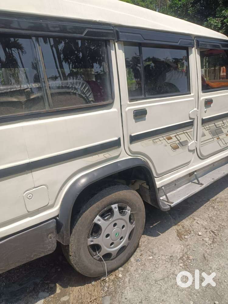 Bolero 9seater 2012-october