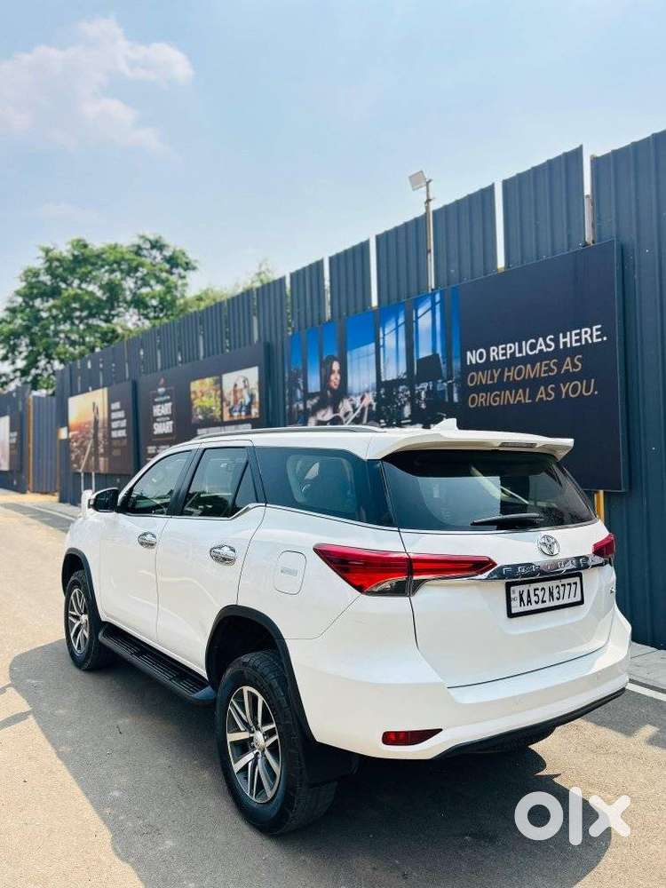 Toyota Fortuner 4x4 Manual Limited Edition, 2019, Diesel